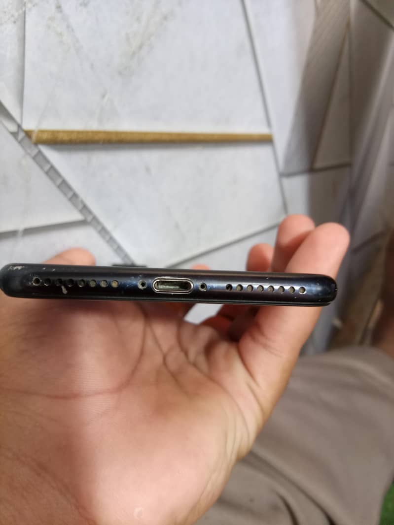 Apple iPhone 7 Plus 1