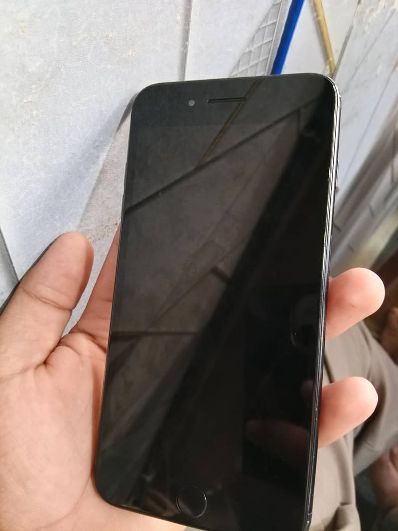 Apple iPhone 7 Plus 2