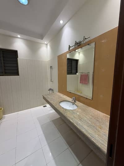 DHA Phase 1 P Block Prime Location 14 Marla Old House for Sale