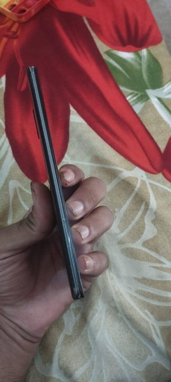 Sharp Aquos Zero 2 7