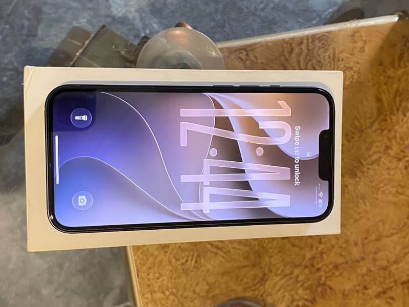 Apple iPhone 13 4