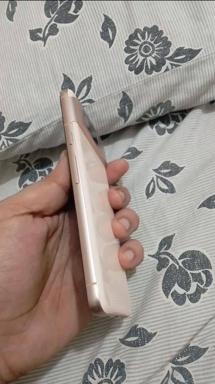 Google Pixel 8 2