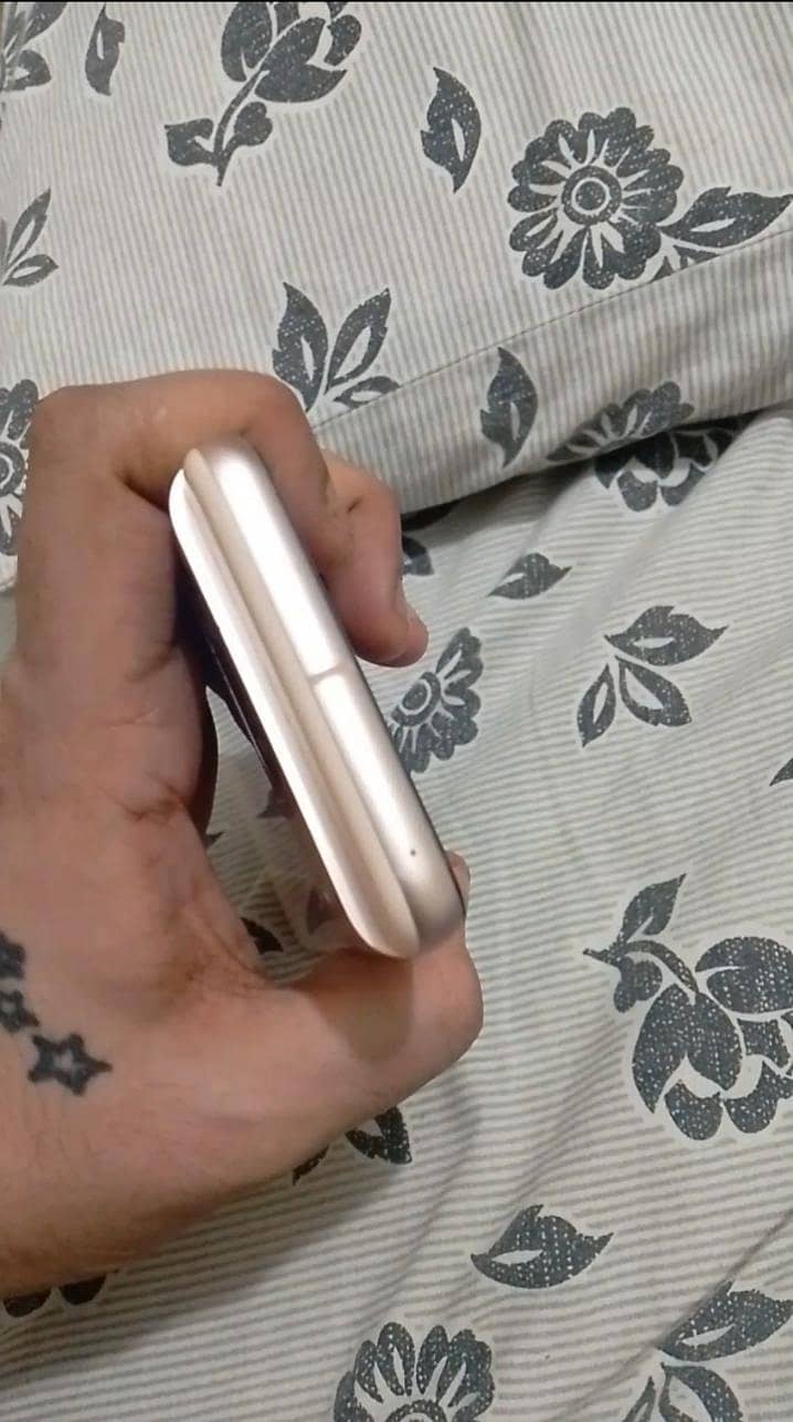 Google Pixel 8 4