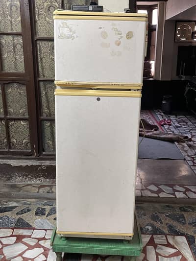 WAVES DELUX REFRIGERATOR ( FRIDGE AND REFRIGERATOR)