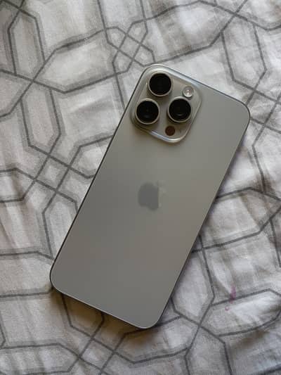 iPhone 15 pro max FU