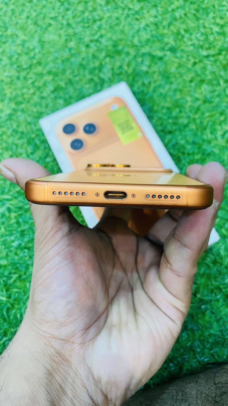 Apple iPhone 17 Pro Max 5