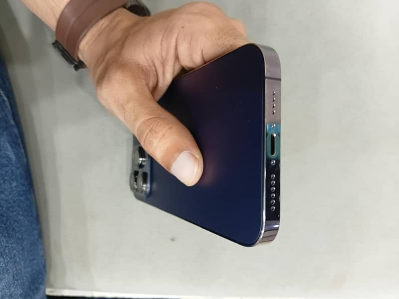 Apple iPhone 14 Pro Max 6