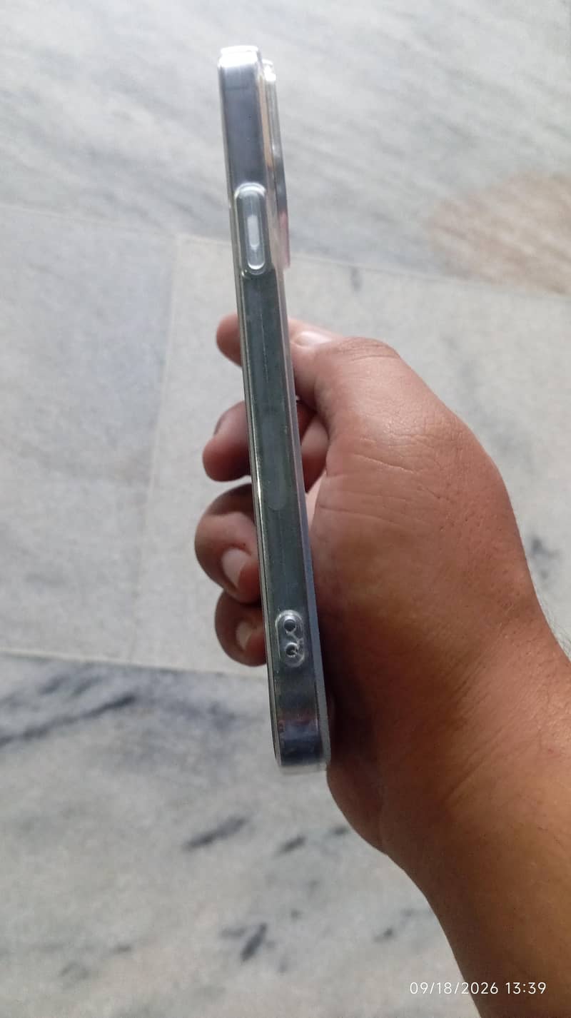 Apple iPhone 13 Pro Max 1