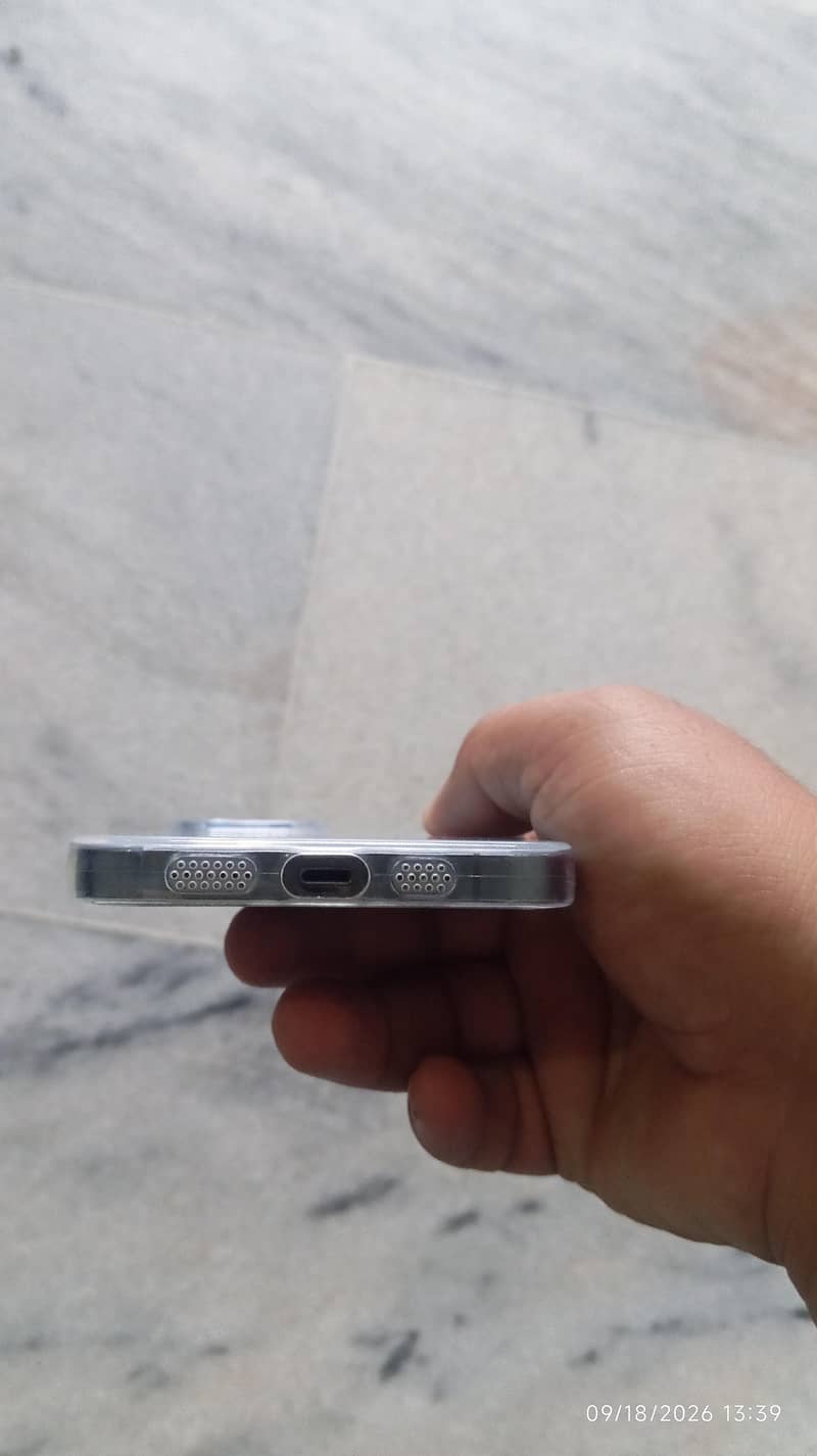 Apple iPhone 13 Pro Max 2