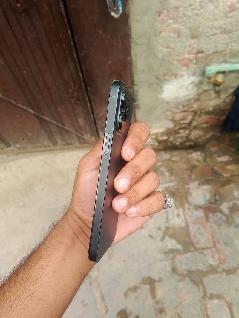 Apple iPhone 14 Pro Max 2