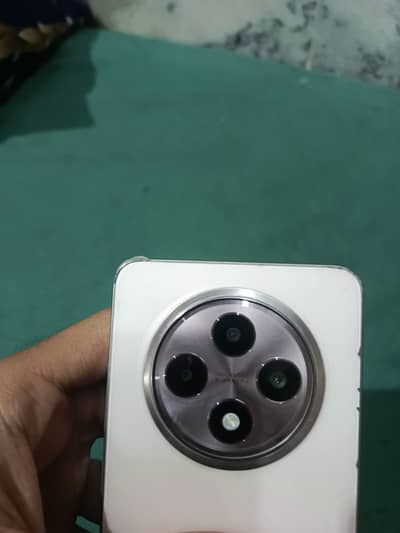 OPPO Reno12 F