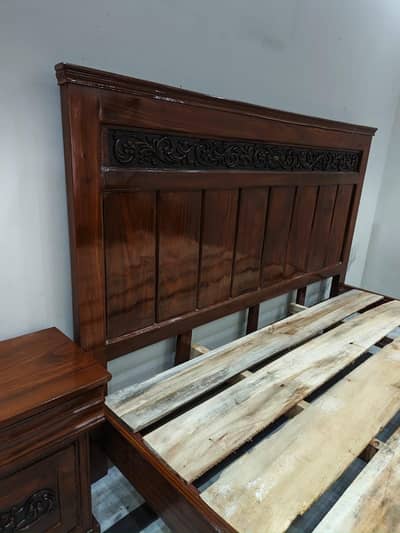 King size Solid wood bed set with side tables dressing new condition