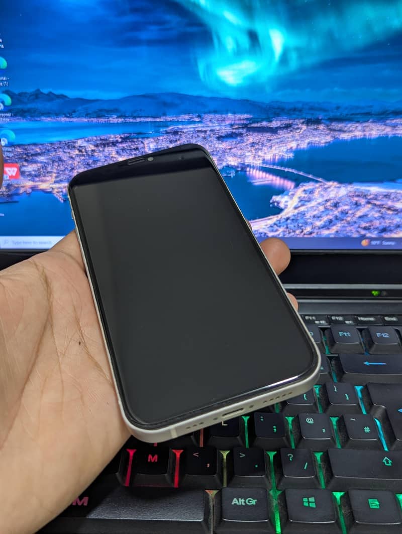 Apple iPhone 12 6
