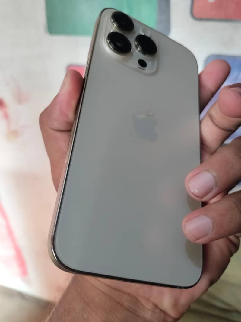 Apple iPhone 14 Pro Max 0