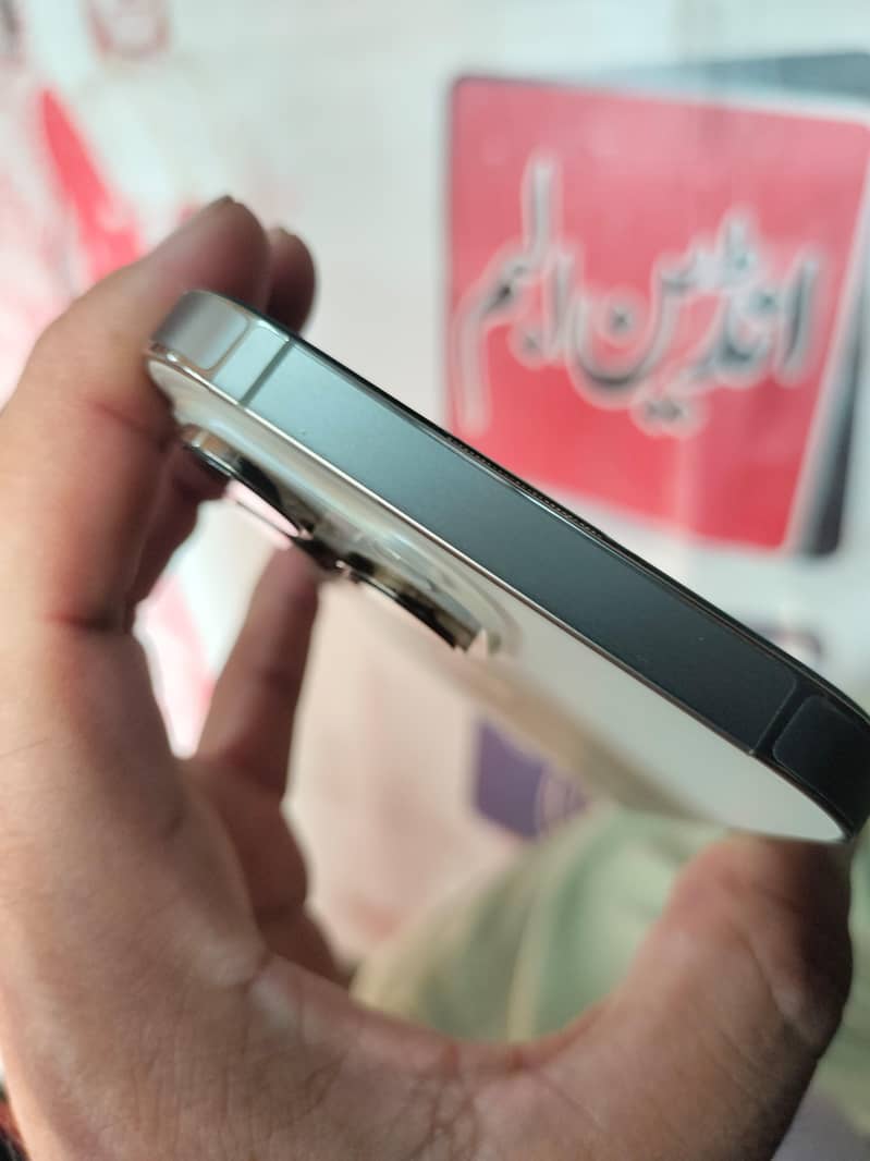 Apple iPhone 14 Pro Max 2