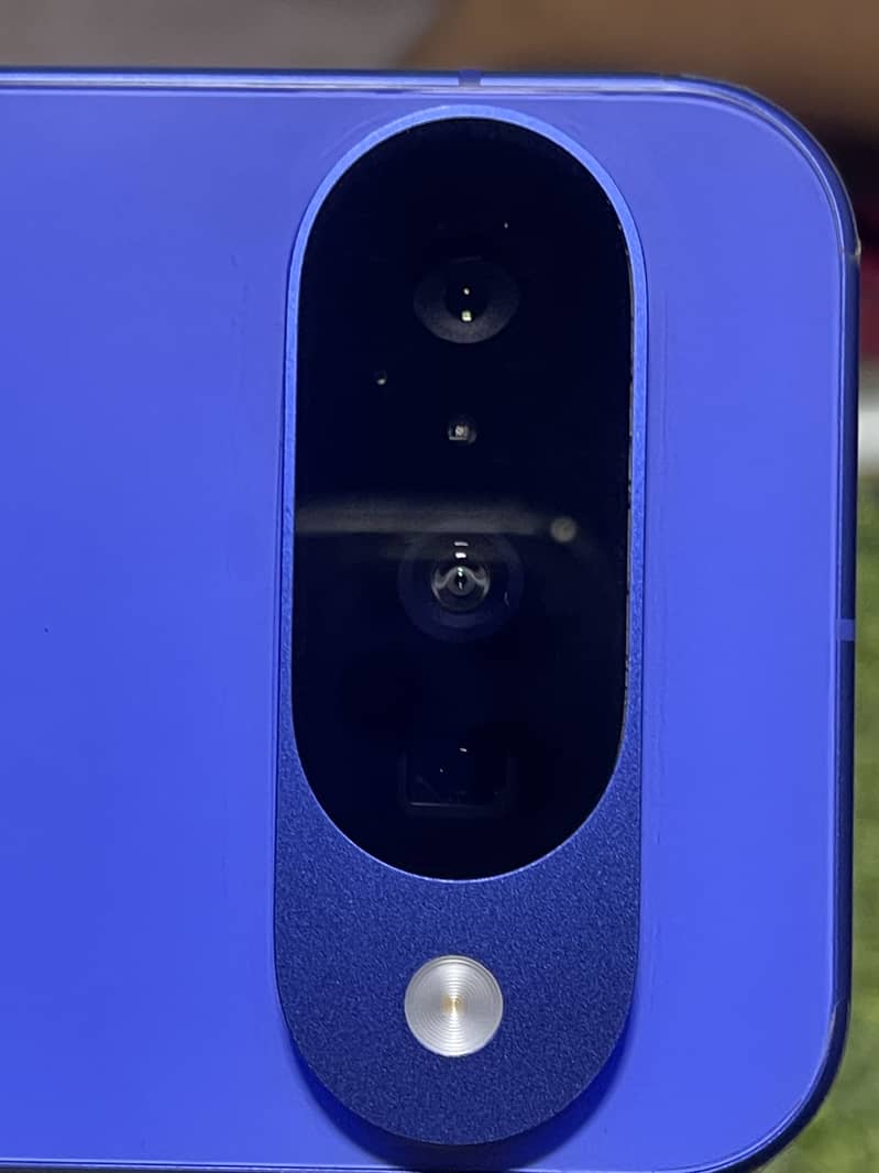 Google Pixel 10 4