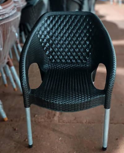 best plastic chairs and tables
