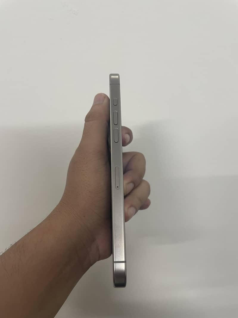Apple iPhone 15 Pro Max 1