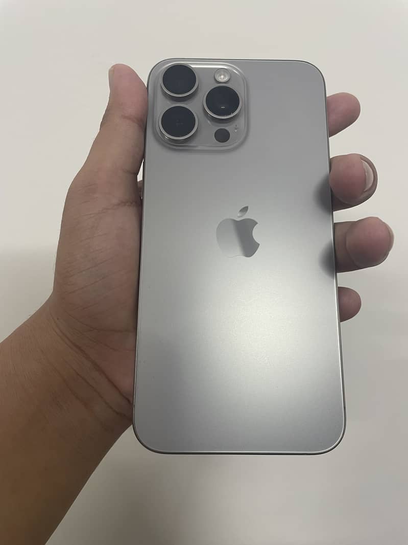 Apple iPhone 15 Pro Max 3
