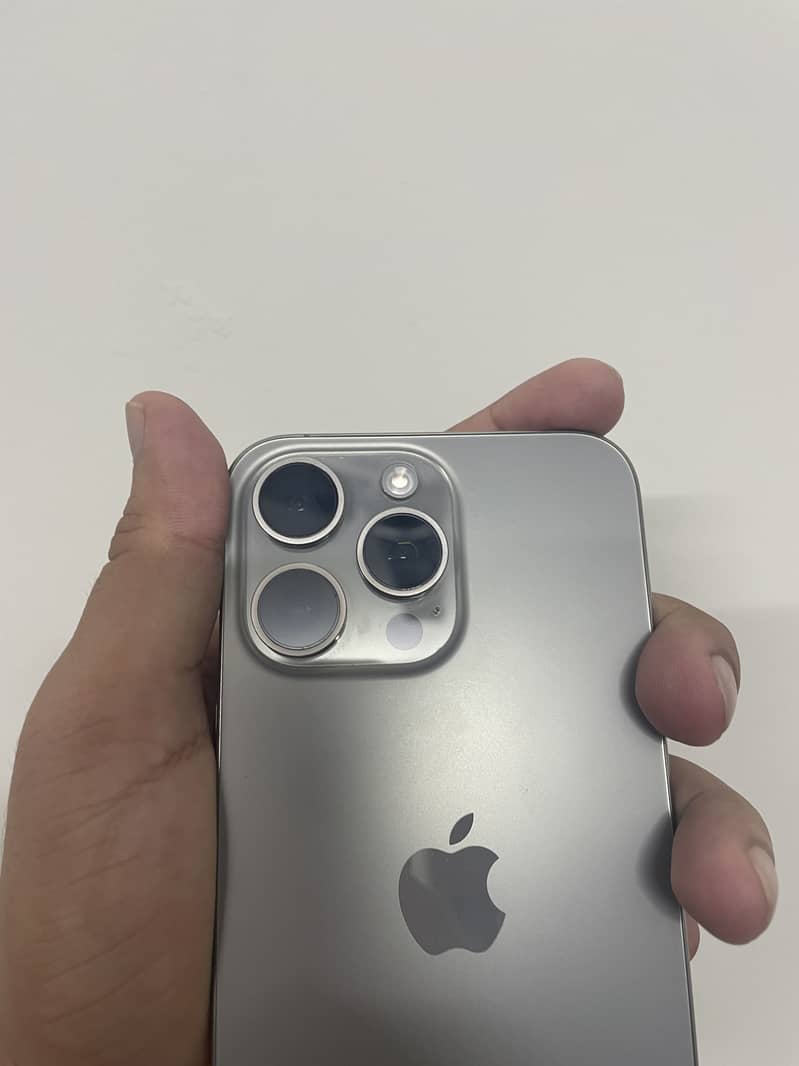 Apple iPhone 15 Pro Max 6