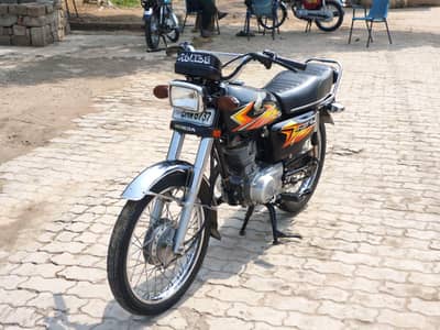 Honda CG125 Black 20/21 Model