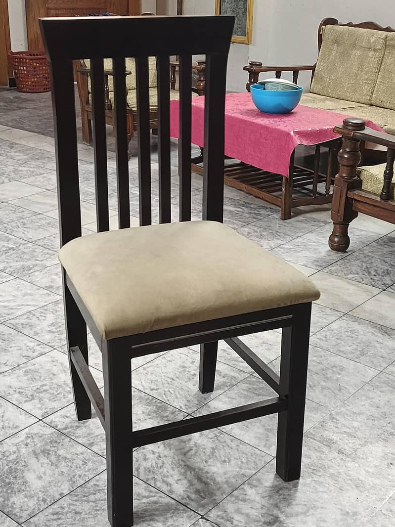 Dining Table 0