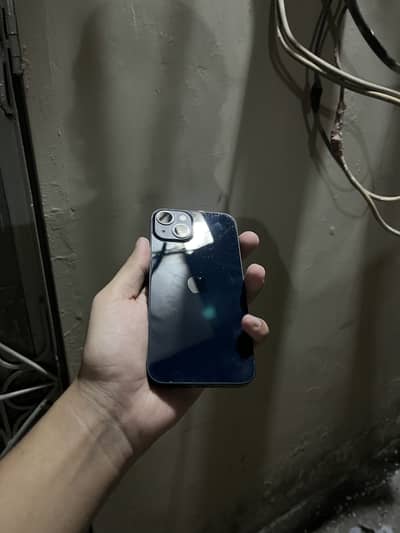 Apple iPhone 13
