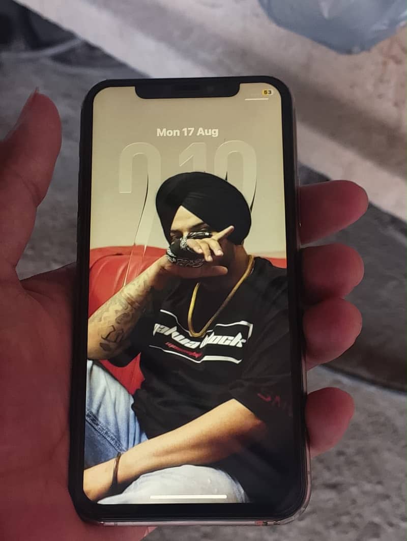 Apple iPhone 11 Pro 4