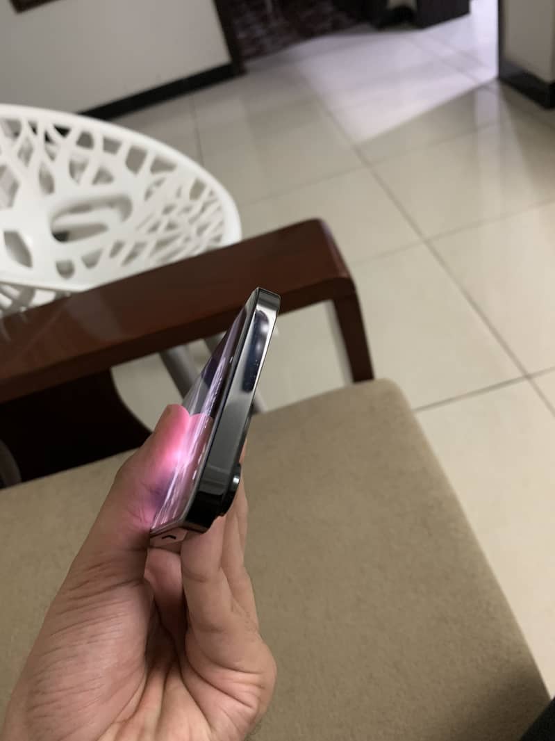 Apple iPhone 14 Pro Max 2