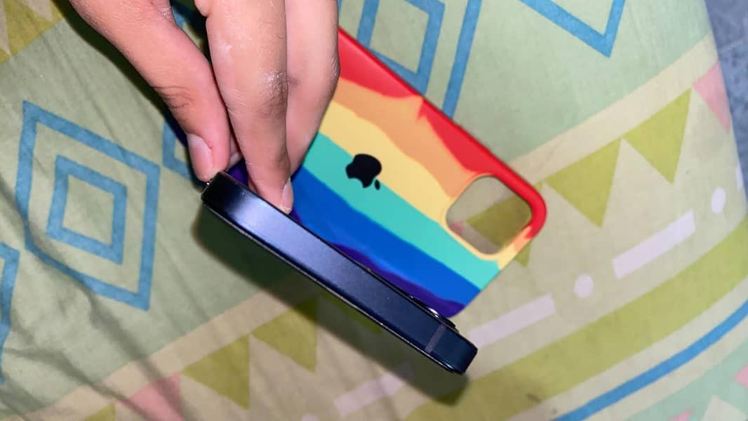 Apple iPhone 12 3