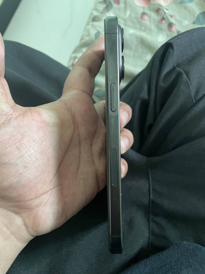 Apple iPhone 15 Pro Max 1