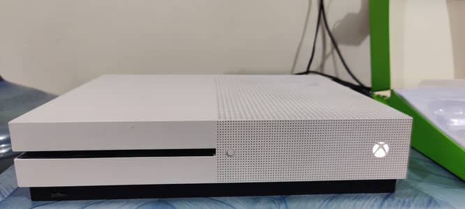 Xbox One S 1TB Disc Edition Controller + 16 Top AAA Games Pre-Installe