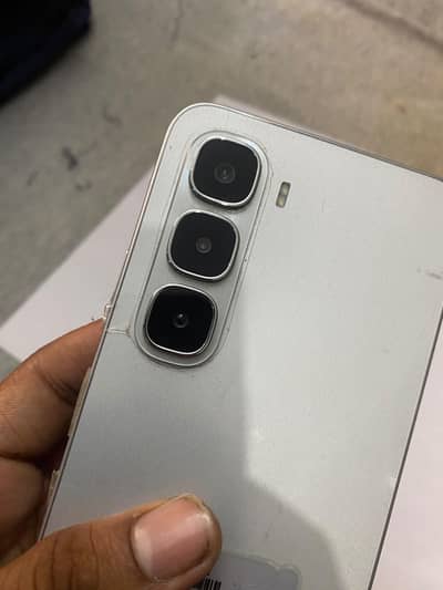 Infinix Hot 60i  6+4/128GB