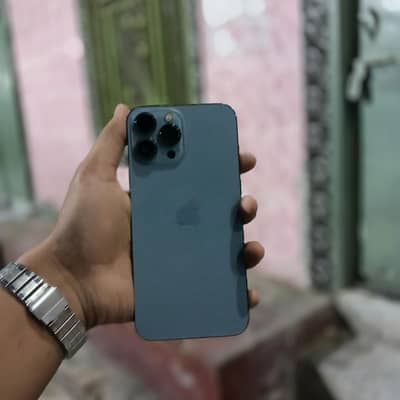 Apple iPhone 13 Pro Max water pack