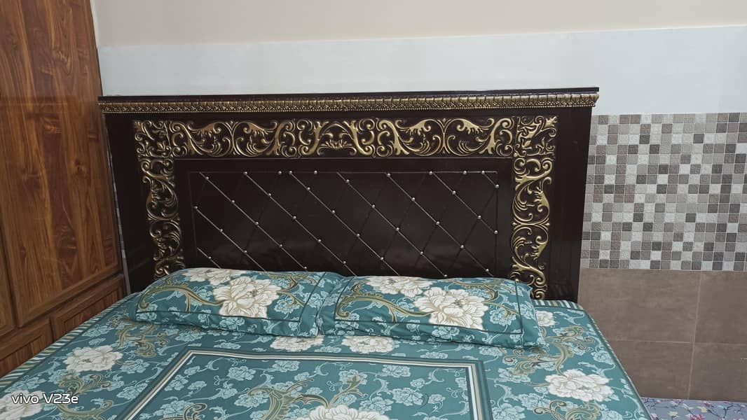 king size bed 1