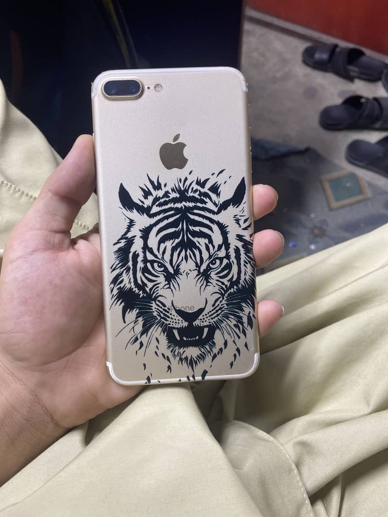 Apple iPhone 7 Plus 0