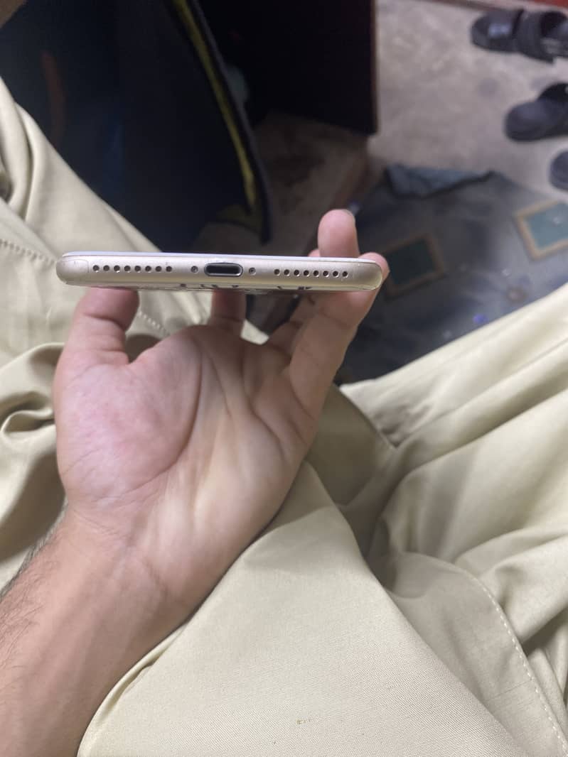 Apple iPhone 7 Plus 3