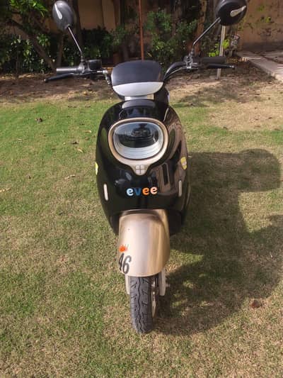 EVEE NISA ELectric Scooty