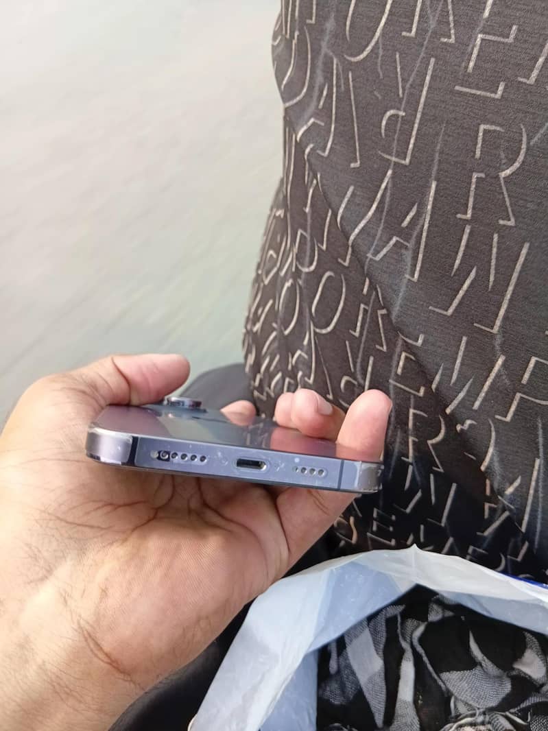 Apple iPhone 14 Pro Max 1