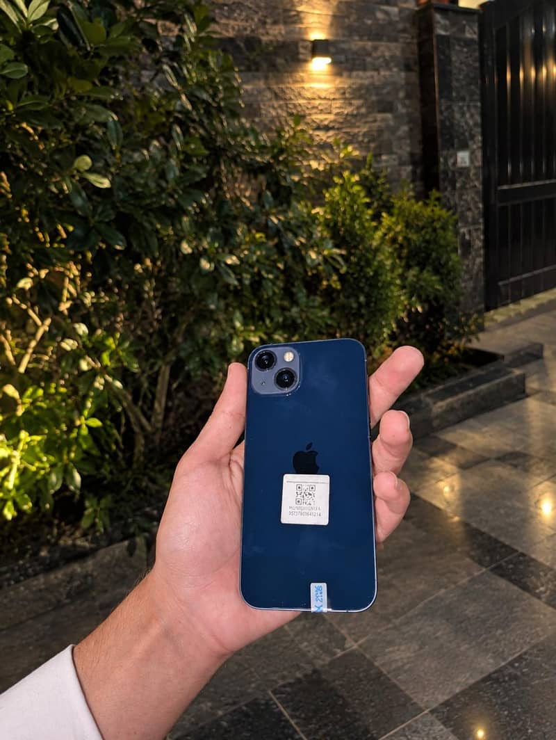 Apple iPhone 13 1