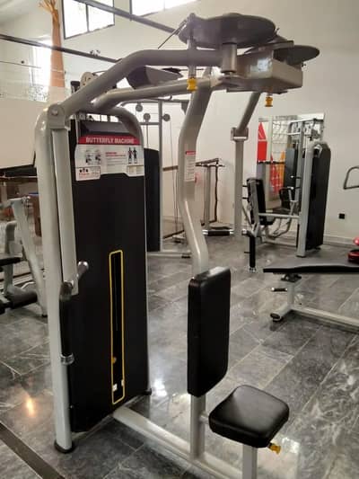 COMERCIAL GYM MACHINE