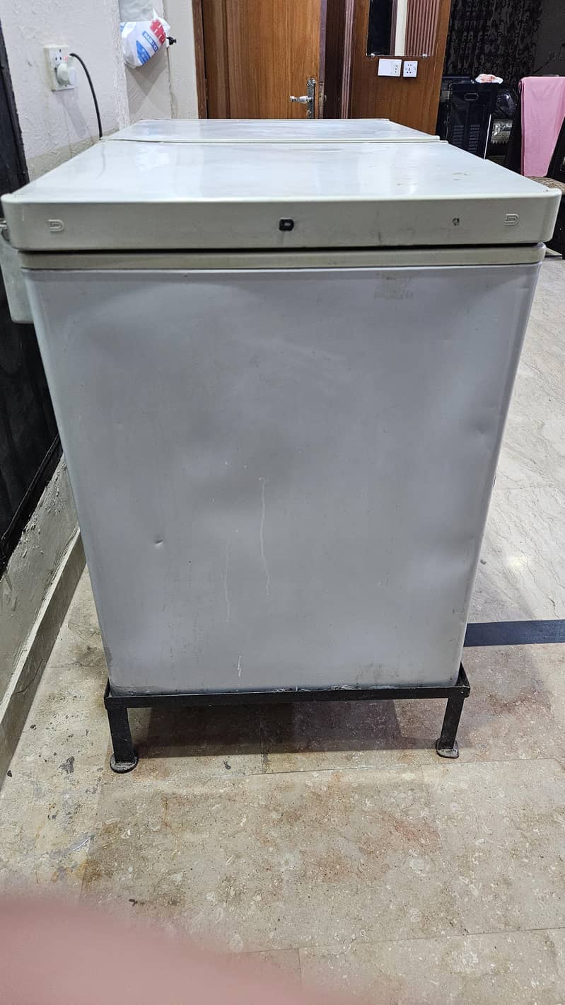 Dawlance Double Door Deep Freezer for Sale 3