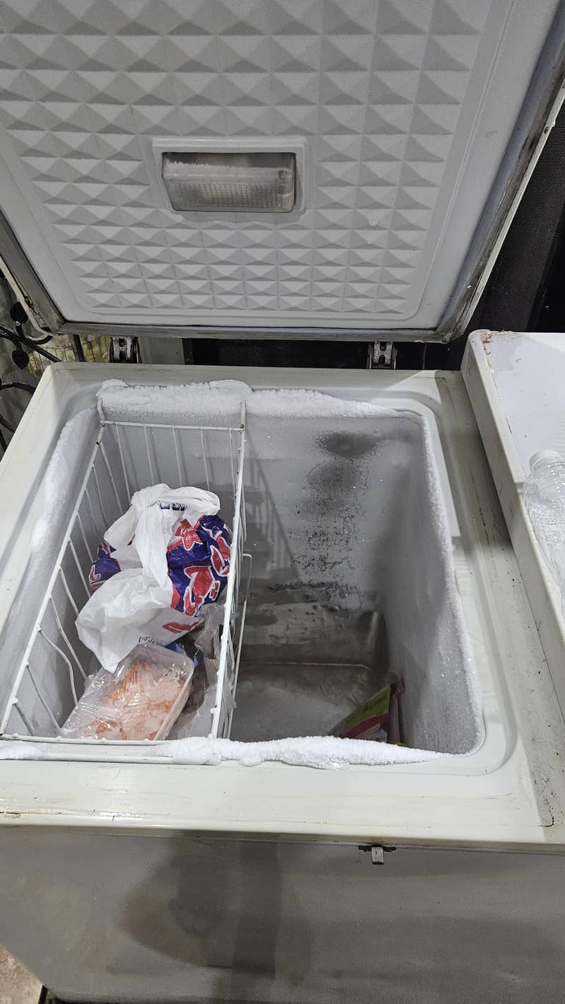 Dawlance Double Door Deep Freezer for Sale 7