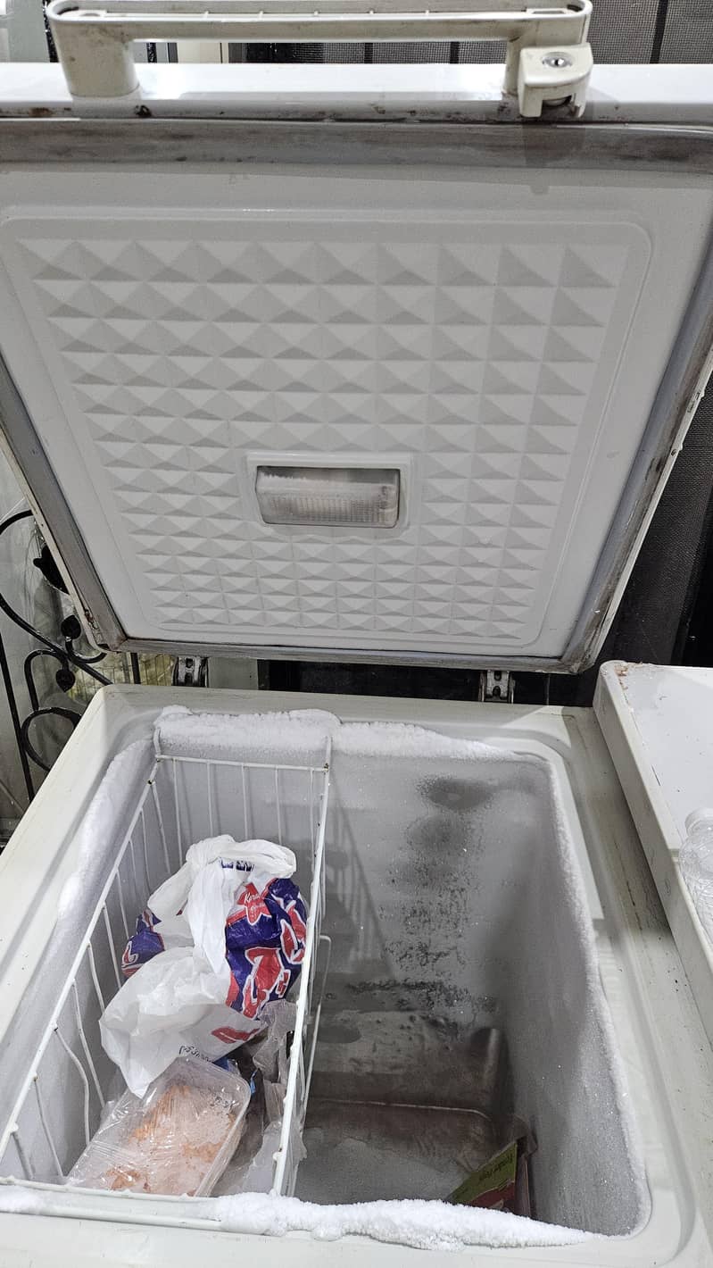 Dawlance Double Door Deep Freezer for Sale 8