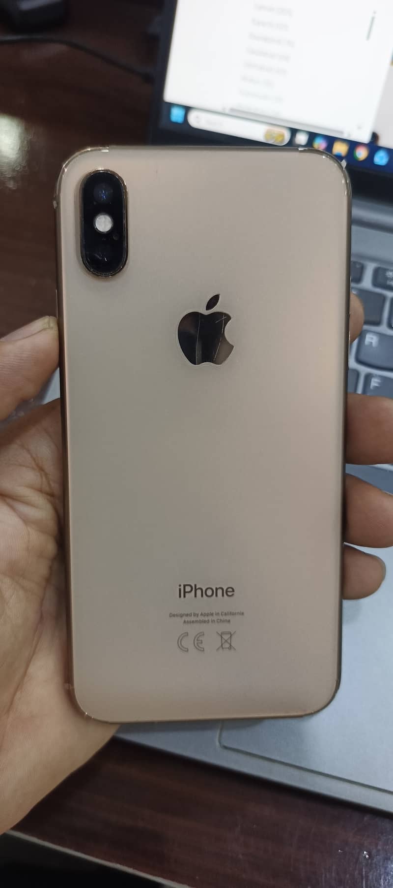 Apple iPhone XS 4