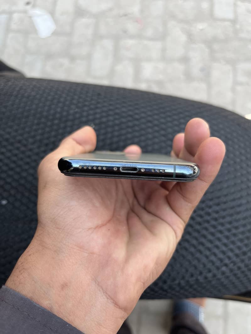 Apple iPhone 11 Pro 3