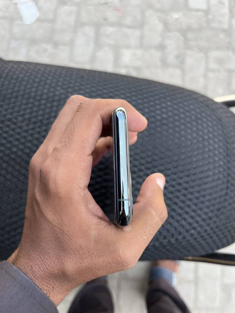 Apple iPhone 11 Pro 5