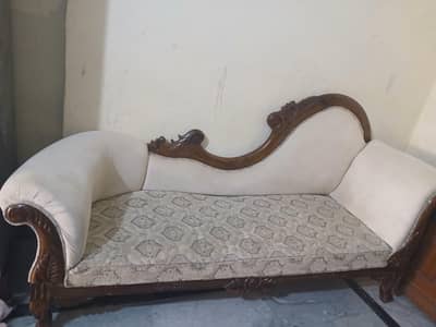 wooden Dewan