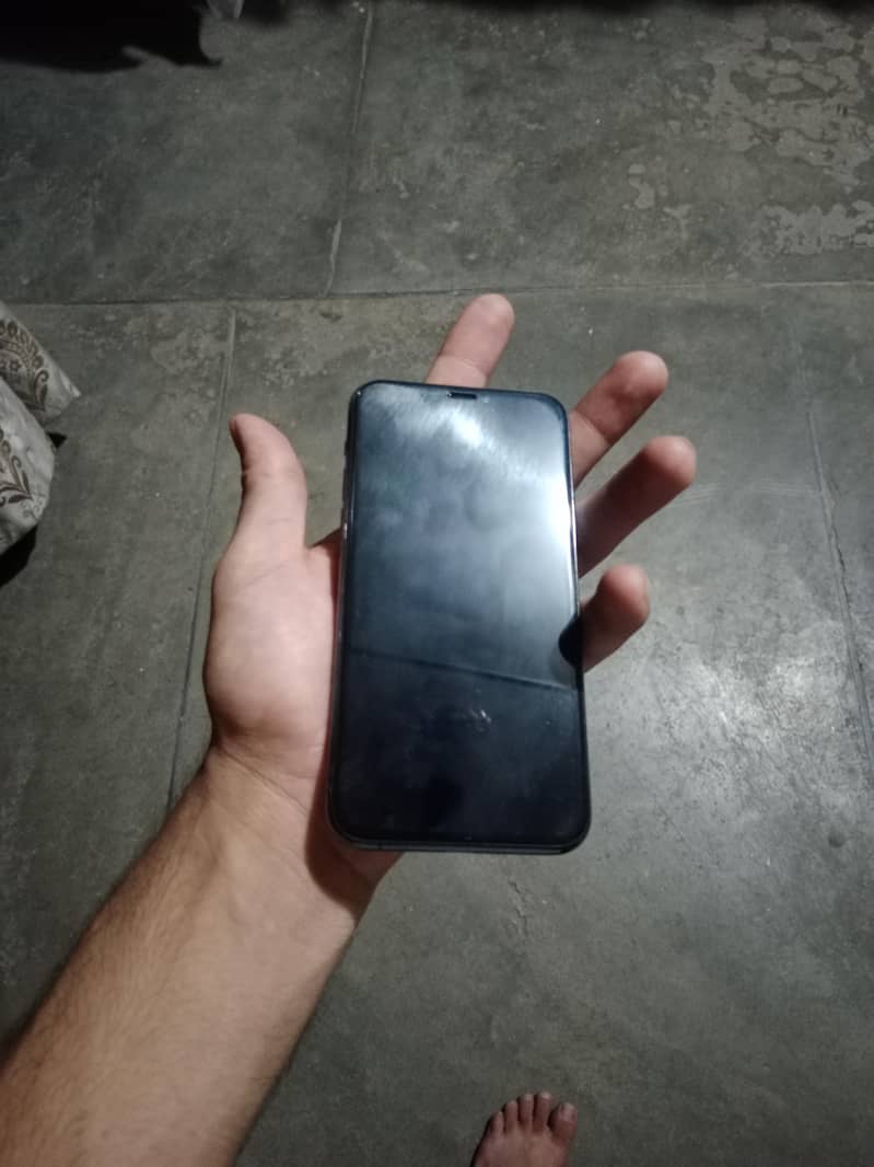 Apple iPhone 11 Pro 1