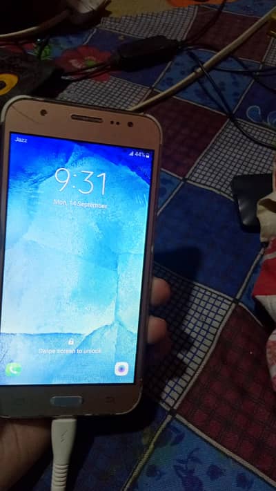 Samsung Mobile J5 2GB 8GB